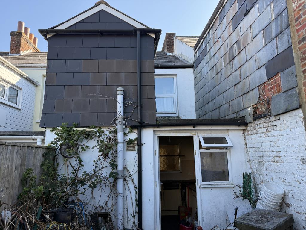Lot: 158 - TERRACE HOUSE FOR IMPROVEMENT - Rear elevation